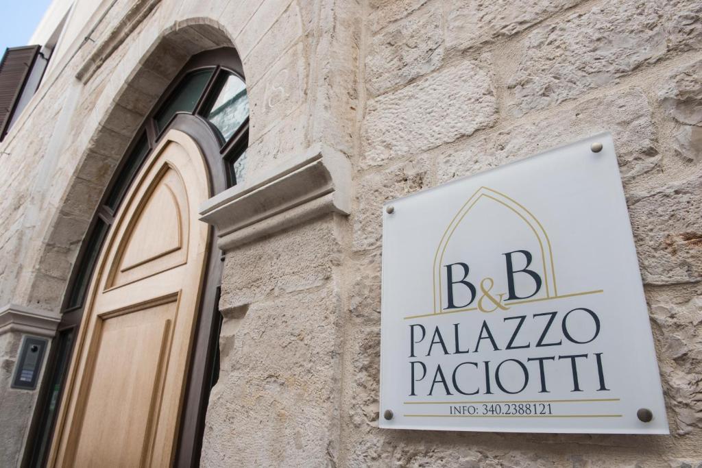 B&B Palazzo Paciotti Trani Εξωτερικό φωτογραφία